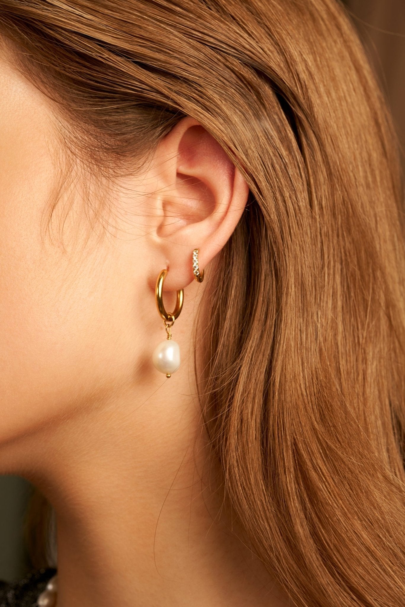 CRYSTALIZED SHINE HOOP SMALL Ohrringe Gold-Shopicrush
